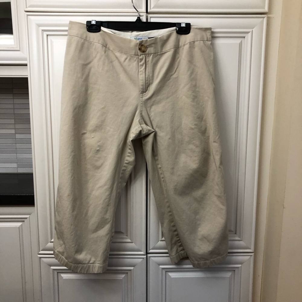 Togo petite womenโs capris